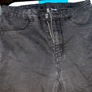 Skinny high waisted jeans. Size 6